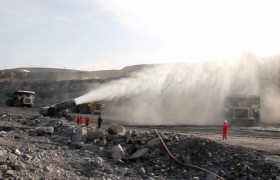 新疆神华露天大型矿区降尘