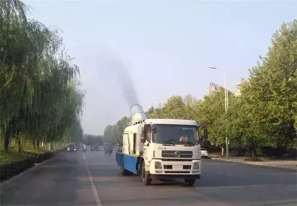 棒！风华雾炮车助力邓州改善城区空气质量